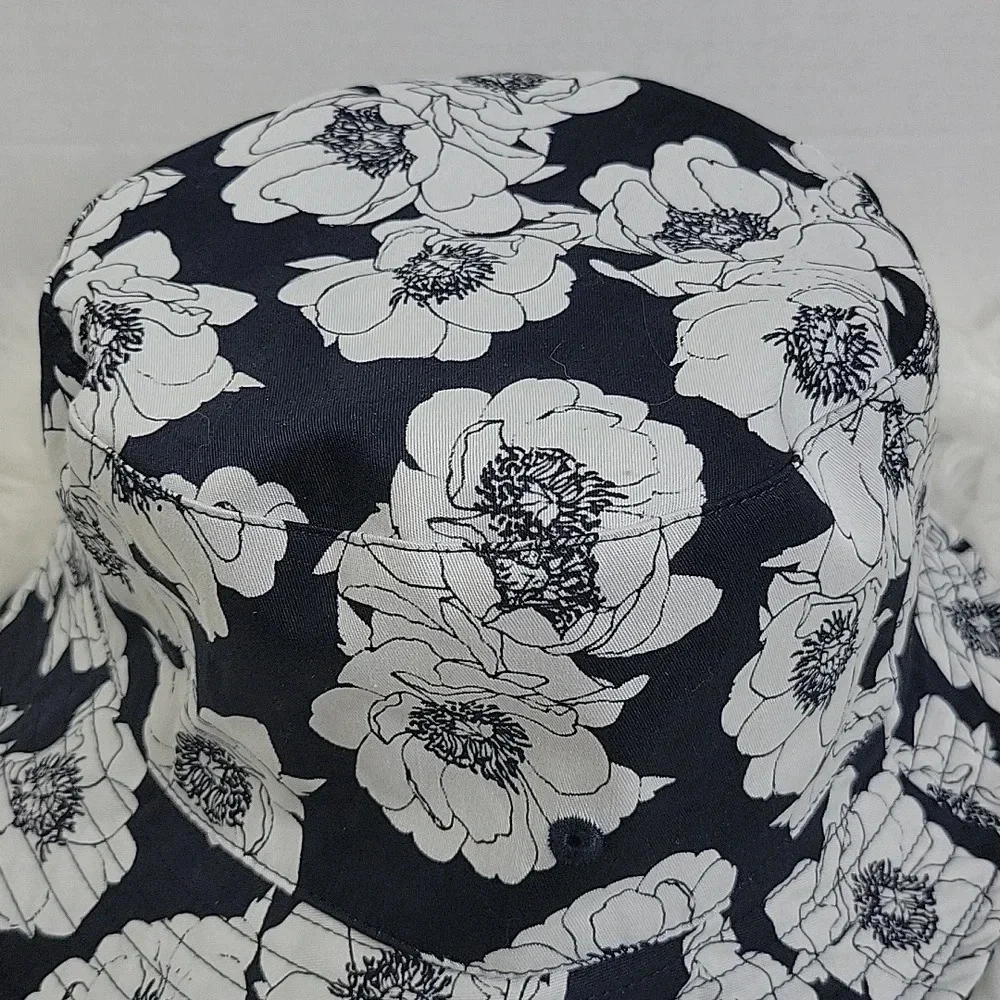 STEVE MADDEN Blue and White Floral Bucket Hat‎